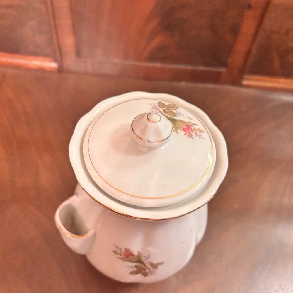 Vintage Betson's  Porcelain Instant Coffee Pot Jar w Lid Floral Gold Trim‎ Japan